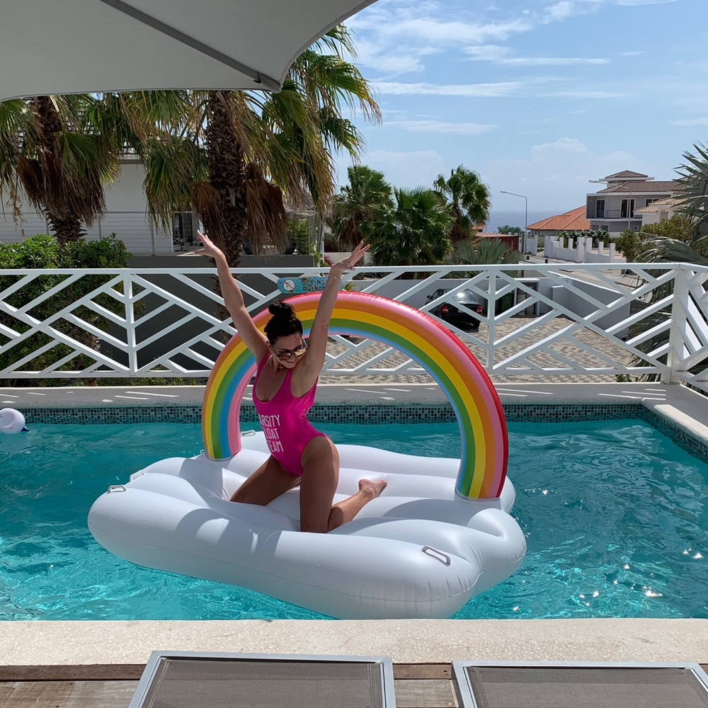 MEET YOUR SELLER🙋🏻‍♀️